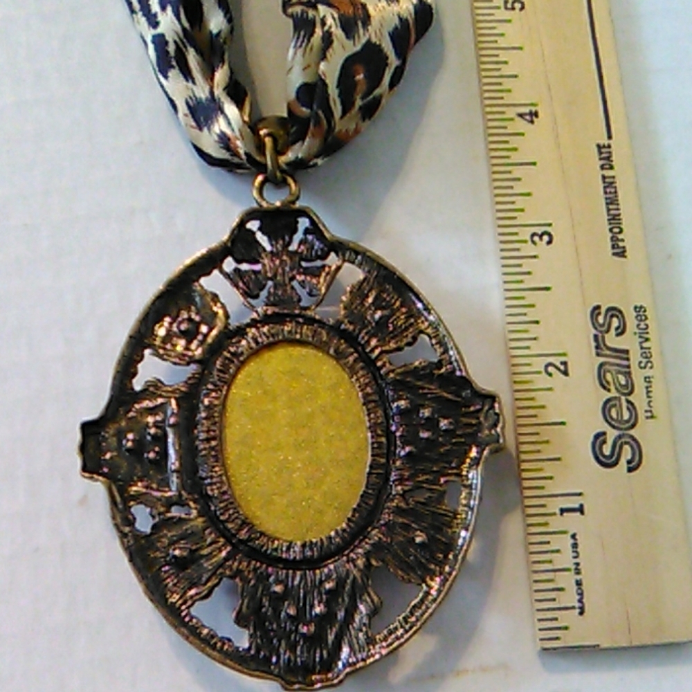 Nwt Leopard  necklace - Picture 5 of 8